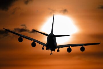 l’immagine rappresenta un aereo